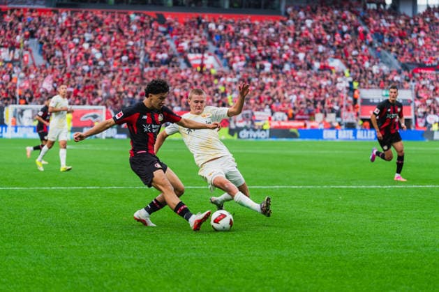 Ibrahim Maza (Bayer 04 Leverkusen, 30) wird der Ball im Strafraum von Tom Rothe (1.FC Union Berlin, 15) abgegraetscht Bayer 04 Leverkusen vs. 1.FC Union Berlin, Fussball, 1.Bundesliga, 2.Spieltag, Saison 2026 27, 05.09.2026, DFL REGULATIONS PROHIBIT ANY USE OF PHOTOGRAPHS AS IMAGE SEQUENCES AND OR QUASI-VIDEO, Bayer 04 Leverkusen vs. 1.FC Union Berlin, Fussball, 1.Bundesliga, 2.Spieltag, Saison 2026 27, 05.09.2026 Leverkusen *** Ibrahim Maza (Bayer 04 Leverkusen, 30) clears the ball in the penalty area from Tom Rothe (1. FC Union Berlin, 15). Bayer 04 Leverkusen vs. 1. FC Union Berlin, Soccer, Bundesliga 1, Matchday 2, 2026–27 season, September 5, 2026, DFL regulations prohibit any use of photographs as image sequences and or quasi-video, Bayer 04 Leverkusen vs. 1. FC Union Berlin, soccer, Bundesliga 1, Matchday 2, 2026–27 season, September 5, 2026, Leverkusen Copyright: xEibner-Pressefoto LukasxBaldygax EP_LBA