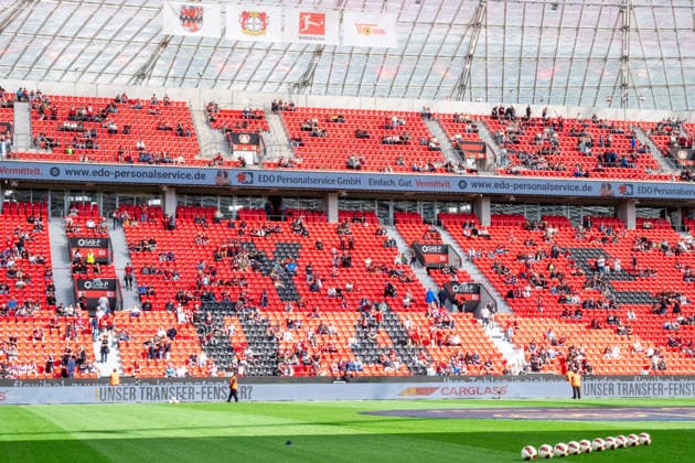 Deutschland: 1. Bundesliga 2026 2027, 2. Spieltag, Bayer 04 Leverkusen vs 1.FC Union Berlin, Samstag, 05.09.2026 BayArena-Stadion (Leverkusen-Nordrhein-Westfalen): Sportstätte, Stadion, Innenansicht, Totale, Tribüne, Zuschauer, Fans, Sitzplätze, Dachkonstruktion, Flutlichtanlage, Spielfeld, Rasen, Rasensprenger, Seitenlinie, Werbebande, Sponsoren Leverkusen BayArena-Stadion Deutschland *** Germany 1 Bundesliga 2026–2027, Matchday 2, Bayer 04 Leverkusen vs. 1. FC Union Berlin, Saturday, September 5, 2026, BayArena Stadium, Leverkusen, North Rhine-Westphalia, sports venue, stadium, Interior view, wide shot, stands, spectators, fans, seats, roof structure, floodlights, playing field, turf, sprinklers, sideline, advertising banners, sponsors, Leverkusen BayArena Stadium, Germany Copyright: xOrhanxHabashx