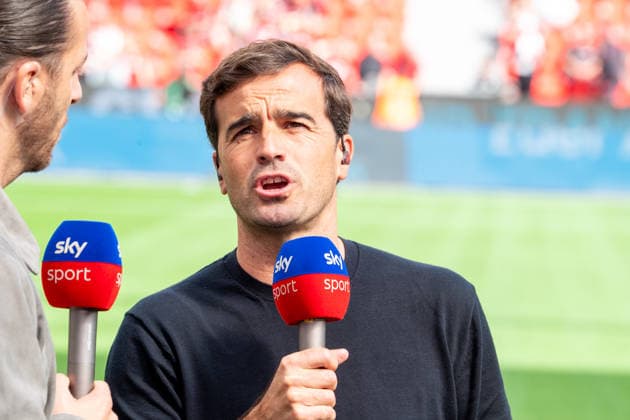 Deutschland: 1. Bundesliga 2026 2027, 2. Spieltag, Bayer 04 Leverkusen vs 1.FC Union Berlin, Samstag, 05.09.2026 BayArena-Stadion (Leverkusen-Nordrhein-Westfalen): im TV Interview vor der Partie Carles Martinez (Cheftrainer, Bayer 04 Leverkusen) Freisteller, Nahaufnahme, Porträt, Portrait, Einzelfoto Leverkusen BayArena-Stadion Deutschland *** Germany 1 Bundesliga 2026–2027, Matchday 2, Bayer 04 Leverkusen vs. 1. FC Union Berlin, Saturday, September 5, 2026, BayArena Stadium, Leverkusen, North Rhine-Westphalia; TV interview before the match with Carles Martinez, head coach of Bayer 04 Leverkusen; cutout, close-up, portrait, single photo, Leverkusen, BayArena Stadium, Germany Copyright: xOrhanxHabashx