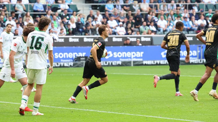 05.09.2026, xrekx, Fussball 1.Bundesliga, Borussia Moenchengladbach - SV Elversberg v.l. . Maurice Krattenmacher (SV 07 Elversberg) erzielt das Tor, Treffer, scores the goal zum 3:2 (DFL DFB REGULATIONS PROHIBIT ANY USE OF PHOTOGRAPHS as IMAGE SEQUENCES and or QUASI-VIDEO) Moenchengladbach *** September 5, 2026, xrekx, Soccer, Bundesliga 1, Borussia Mönchengladbach vs. SV Elversberg; Maurice Krattenmacher of SV 07 Elversberg scores the goal, goal, scores the goal, making it 3–2. DFL and DFB regulations prohibit any use of photographs as image sequences and or quasi-video. Mönchengladbach