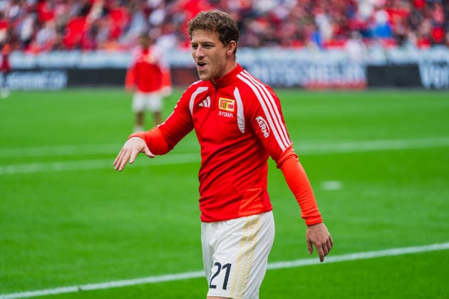 Tim Skarke (1.FC Union Berlin, 21) freudig schuettelt Hand Bayer 04 Leverkusen vs. 1.FC Union Berlin, Fussball, 1.Bundesliga, 2.Spieltag, Saison 2026 27, 05.09.2026, DFL REGULATIONS PROHIBIT ANY USE OF PHOTOGRAPHS AS IMAGE SEQUENCES AND OR QUASI-VIDEO, Bayer 04 Leverkusen vs. 1.FC Union Berlin, Fussball, 1.Bundesliga, 2.Spieltag, Saison 2026 27, 05.09.2026 Leverkusen *** Tim Skarke of 1. FC Union Berlin, 21, joyfully shakes hands with a player from Bayer 04 Leverkusen vs. 1. FC Union Berlin, Soccer, 1. Bundesliga, Matchday 2, 2026–27 season, May 9, 2026, DFL regulations prohibit any use of photographs as image sequences and or quasi-video, Bayer 04 Leverkusen vs. 1. FC Union Berlin, soccer, Bundesliga 1, Matchday 2, 2026–27 season, May 9, 2026, Leverkusen Copyright: xEibner-Pressefoto LukasxBaldygax EP_LBA