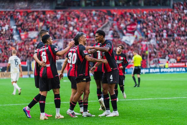 Facundo Medina (Bayer 04 Leverkusen, 02) bejubelt sein Tor mit Jarell Quansah (Bayer 04 Leverkusen, 04) und Team Bayer 04 Leverkusen vs. 1.FC Union Berlin, Fussball, 1.Bundesliga, 2.Spieltag, Saison 2026 27, 05.09.2026, DFL REGULATIONS PROHIBIT ANY USE OF PHOTOGRAPHS AS IMAGE SEQUENCES AND OR QUASI-VIDEO, Bayer 04 Leverkusen vs. 1.FC Union Berlin, Fussball, 1.Bundesliga, 2.Spieltag, Saison 2026 27, 05.09.2026 Leverkusen *** Facundo Medina of Bayer 04 Leverkusen, 02, celebrates his goal with Jarell Quansah of Bayer 04 Leverkusen, 04, and the Bayer 04 Leverkusen team vs. 1. FC Union Berlin, soccer, Bundesliga 1, Matchday 2, 2026–27 season, September 5, 2026, DFL regulations prohibit any use of photographs as image sequences and or quasi-video, Bayer 04 Leverkusen vs. 1. FC Union Berlin, soccer, Bundesliga 1, Matchday 2, 2026–27 season, September 5, 2026, Leverkusen Copyright: xEibner-Pressefoto LukasxBaldygax EP_LBA