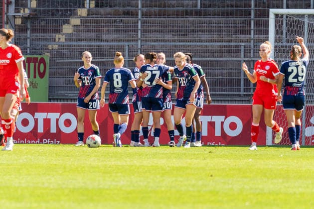 Jubel zum Tor zum 0:2 durch Sophie Nachtigall (1. FC Koeln, 30), GER, 1. FSV Mainz 05 vs. 1. FC Koeln, Fussball, Google Pixel Frauen-Bundesliga, 3. Spieltag, Saison 2026 2027, 05.09.2026, DFB REGULATIONS PROHIBIT ANY USE OF PHOTOGRAPHS AS IMAGE SEQUENCES AND OR QUASI-VIDEO, GER, 1. FSV Mainz 05 vs. 1. FC Koeln, Fussball, Google Pixel Frauen-Bundesliga, 3. Spieltag, Saison 2026 2027, 05.09.2026 Mainz *** Celebration after Sophie Nachtigall s goal to make it 0–2, 1. FC Köln, 30, GER, FSV Mainz 05 vs. 1. FC Köln, Soccer, Google Pixel Women s Bundesliga, Matchday 3, 2026–2027 Season, September 5, 2026, DFB regulations prohibit any use of photographs as image sequences and or quasi-video, GER, 1 FSV Mainz 05 vs. 1 FC Cologne, Soccer, Google Pixel Women s Bundesliga, Matchday 3, 2026–2027 Season, September 5, 2026, Mainz Copyright: xEibner-Pressefoto J-NxGroemlingx EP_JGG