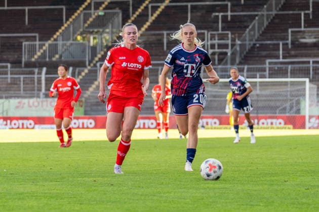 Spielszene, Zweikampf, Sprint, Rennen, v.l. Sabina Jackson (1. FSV Mainz 05, 20), Carolin Elsen (1. FC Koeln, 20), GER, 1. FSV Mainz 05 vs. 1. FC Koeln, Fussball, Google Pixel Frauen-Bundesliga, 3. Spieltag, Saison 2026 2027, 05.09.2026, DFB REGULATIONS PROHIBIT ANY USE OF PHOTOGRAPHS AS IMAGE SEQUENCES AND OR QUASI-VIDEO, GER, 1. FSV Mainz 05 vs. 1. FC Koeln, Fussball, Google Pixel Frauen-Bundesliga, 3. Spieltag, Saison 2026 2027, 05.09.2026 Mainz *** Game action, tackle, sprint, race, from left: Sabina Jackson 1 FSV Mainz 05, 20, Carolin Elsen 1 FC Cologne, 20, GER, 1 FSV Mainz 05 vs. 1 FC Cologne, soccer, Google Pixel Women’s Bundesliga, Matchday 3, 2026–2027 season, September 5, 2026, DFB regulations prohibit any use of photographs as image sequences and or quasi-video, GER, 1 FSV Mainz 05 vs. 1 FC Cologne, Soccer, Google Pixel Women’s Bundesliga, Matchday 3, 2026–2027 Season, September 5, 2026, Mainz Copyright: xEibner-Pressefoto J-NxGroemlingx EP_JGG