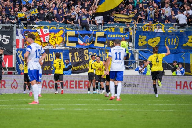 Deutschland: Fussball, 3. Liga, 4. Spieltag, Hänsch-Arena, SV Meppen vs. 1. FC Saarbrücken: Enttäuschte Gesichter bei den Meppenern, währenddessen jubelt Saarbrücken. Copyright: xMichelxWittex