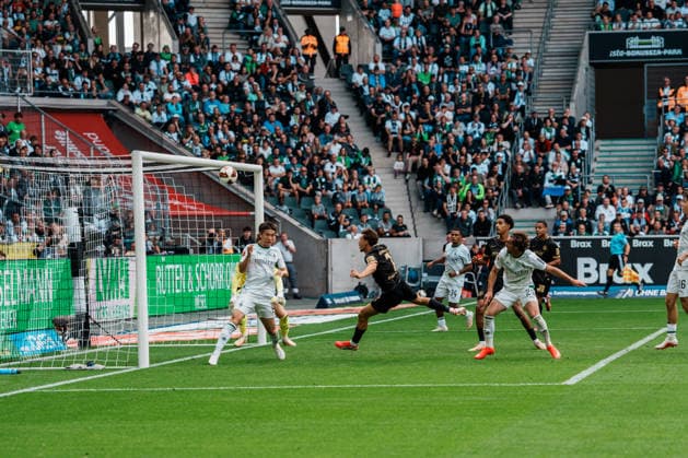 Deutschland: Fußball 1. Bundesliga Männer 2026 - 2027, 2. Spieltag - VfL Borussia Mönchengladbach vs SV Elversberg (ista Borussia Park): Anschlusstreffer, Jubel, Tor, Freude, feiern, Spass, Emotionen von Maurice Krattenmacher (SV Elversberg, 7), 3 zu 2 *** Germany Soccer 1st Bundesliga Men 2026–2027, Matchday 2: VfL Borussia Mönchengladbach vs. SV Elversberg at Borussia Park—comeback goal, celebration, goal, joy, partying, fun, emotions from Maurice Krattenmacher of SV Elversberg, 7–3 to 2 Copyright: xThiemoxRudolphx