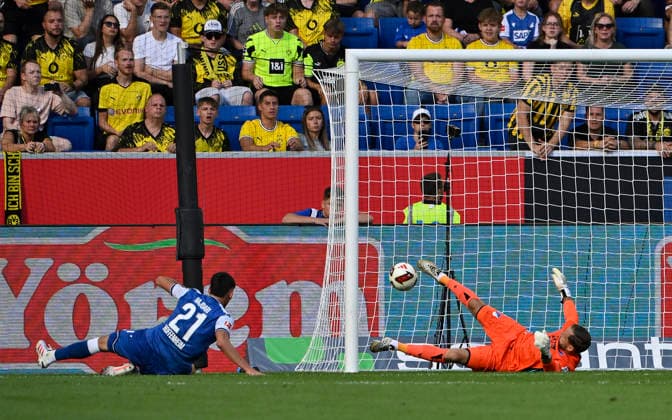 TOR zum 2:3 Eigentor Albian Hajdari TSG 1899 Hoffenheim (21) gegen Torwart Oliver Baumann TSG 1899 Hoffenheim (01) TSG 1899 Hoffenheim vs Borussia Dortmund BVB 05.09.2026 DFL REGULATIONS PROHIBIT ANY USE OF PHOTOGRAPHS AS IMAGE SEQUENCES AND OR QUASI-VIDEO TSG 1899 Hoffenheim vs Borussia Dortmund BVB *** GOAL: 2–3 (own goal by Albian Hajdari, TSG 1899 Hoffenheim 21) against goalkeeper Oliver Baumann (TSG 1899 Hoffenheim 01) TSG 1899 Hoffenheim vs. Borussia Dortmund (BVB) September 5, 2026 DFL REGULATIONS PROHIBIT ANY USE OF PHOTOGRAPHS AS IMAGE SEQUENCES AND OR QUASI-VIDEO TSG 1899 Hoffenheim vs. Borussia Dortmund (BVB)