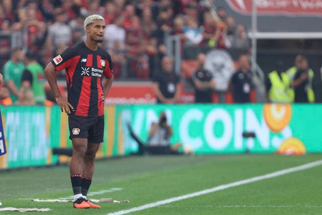 Loic Bade (Bayer 04 Leverkusen) schaut waehrend des Spiels der 1. Bundesliga zwischen Bayer 04 Leverkusen und 1. FC Union Berlin, BayArena am 05. September 2026 in Leverkusen, Deutschland. (Foto von Oliver Kaelke DeFodi Images) +++ Loic Bade (Bayer 04 Leverkusen) looks on during the Bundesliga match between Bayer 04 Leverkusen and 1. FC Union Berlin at BayArena on September 5, 2026 in Leverkusen, Germany. (Photo by Oliver Kaelke DeFodi Images) DFB DFL REGULATIONS PROHIBIT ANY USE OF PHOTOGRAPHS AS IMAGE SEQUENCES AND OR QUASI-VIDEO. (Photo by Oliver Kaelke DeFodi Images) - *** Loic Bade of Bayer 04 Leverkusen looks on during the Bundesliga match between Bayer 04 Leverkusen and 1. FC Union Berlin, BayArena on September 5, 2026, in Leverkusen, Germany. Photo by Oliver Kaelke, DeFodi Images. Loic Bade of Bayer 04 Leverkusen looks on during the Bundesliga match between Bayer 04 Leverkusen and 1 FC Union Berlin at BayArena on September 5, 2026 in Leverkusen, Germany. Photo by Oliver Kaelke, DeFodi Images. DFB and DFL regulations prohibit any use of photographs as image sequences and or quasi-video. Photo by Oliver Kaelke, DeFodi Images.