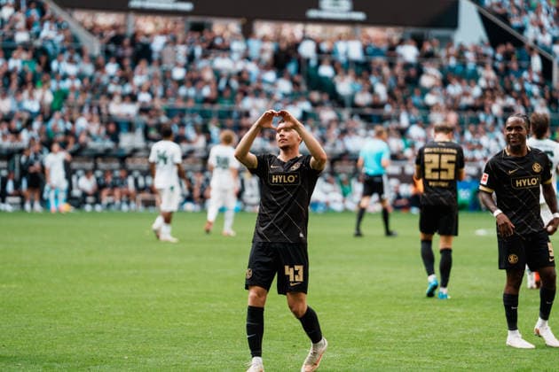 Deutschland: Fußball 1. Bundesliga Männer 2026 - 2027, 2. Spieltag - VfL Borussia Mönchengladbach vs SV Elversberg (ista Borussia Park): Jubel, Tor, Freude, feiern, Spass, Emotionen, Ausgleich, 3 zu 3, direkter Freistoß von Felix Keidel (SV Elversberg, 43), Herz zu Fans *** Germany Men s Soccer Bundesliga 1 2026–2027, Matchday 2: VfL Borussia Mönchengladbach vs. SV Elversberg at Borussia Park—cheers, goal, joy, celebration, fun, emotions, equalizer, 3–3, direct free kick by Felix Keidel (SV Elversberg), 43rd minute, heartfelt moment for the fans Copyright: xThiemoxRudolphx