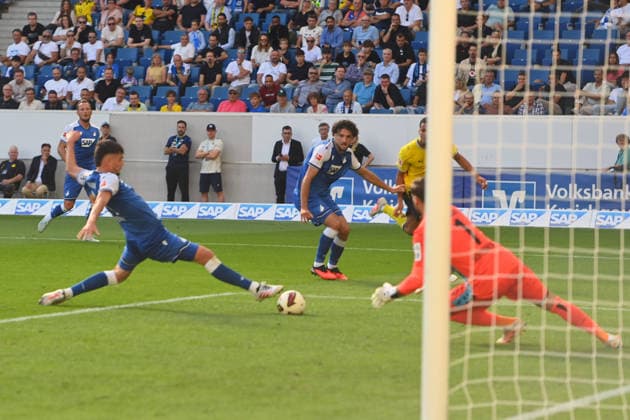 Eigentor Albian HAJDARI (1899 Hoffenheim), zum 2-3, Fussball 1. Bundesliga Saison 2026 2027, 2.Spieltag, Spieltag02,, TSG 1899 Hoffenheim - Borussia Dortmund am 05.09.2026 , SNP ARENA *** Own goal by Albian HAJDARI of 1899 Hoffenheim, making the score 2–3, Soccer, Bundesliga Season 2026–2027, Matchday 2, Matchday 02, TSG 1899 Hoffenheim vs. Borussia Dortmund on September 5, 2026, SNP ARENA