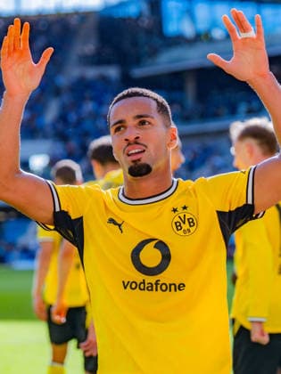1. Bundesliga, 2. Spieltag, TSG 1899 Hoffenheim vs. Borussia Dortmund am 05.09.2026 Tor zum 2:3 durch Ethan Nwaneri Jobe Bellingham Fabio Silva WICHTIGER HINWEIS: Gemäß den Vorgaben der DFL und des DFB ist es untersagt, in dem Stadion und oder vom Spiel angefertigte Fotoaufnahmen in Form von Sequenzbildern und oder videoähnlichen Fotostrecken zu verwerten bzw. verwerten zu lassen. *** Bundesliga 1, Matchday 2, TSG 1899 Hoffenheim vs. Borussia Dortmund on September 5, 2026; goal for the 2–3 score by Ethan Nwaneri, Jobe Bellingham, and Fabio Silva. IMPORTANT NOTICE: In accordance with the regulations of the DFL and the DFB, it is prohibited to use or allow the use of photographs taken in the stadium and or during the game in the form of sequential images and or video-like photo sequences Copyright: xBahhoxKarax