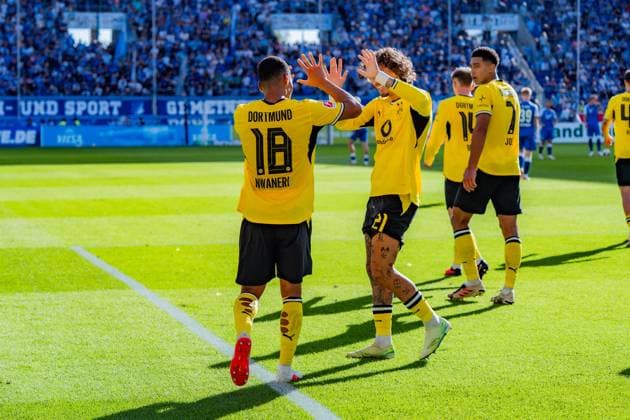 1. Bundesliga, 2. Spieltag, TSG 1899 Hoffenheim vs. Borussia Dortmund am 05.09.2026 Tor zum 2:3 durch Ethan Nwaneri Fabio Silva Jobe Bellingham WICHTIGER HINWEIS: Gemäß den Vorgaben der DFL und des DFB ist es untersagt, in dem Stadion und oder vom Spiel angefertigte Fotoaufnahmen in Form von Sequenzbildern und oder videoähnlichen Fotostrecken zu verwerten bzw. verwerten zu lassen. *** Bundesliga 1, Matchday 2, TSG 1899 Hoffenheim vs. Borussia Dortmund on September 5, 2026; goal making the score 2–3 by Ethan Nwaneri, Fabio Silva, and Jobe Bellingham. IMPORTANT NOTICE: In accordance with the guidelines of the DFL and the DFB, it is prohibited to use or allow the use of photographs taken in the stadium and or during the match in the form of sequential images and or video-like photo sequences Copyright: xBahhoxKarax