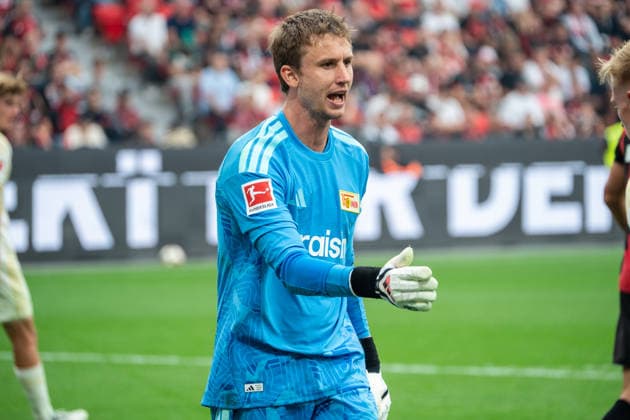 Deutschland: 1. Bundesliga 2026 2027, 2. Spieltag, Bayer 04 Leverkusen vs 1.FC Union Berlin, Samstag, 05.09.2026 BayArena-Stadion (Leverkusen-Nordrhein-Westfalen): Frederik Ronnow (1.FC Union Berlin,1) Gesichtsausdruck, Emotionen, gibt Anweisungen, gestikuliert mit den Armen, gesticulate, gives instructions Leverkusen BayArena-Stadion Deutschland *** Germany 1 Bundesliga 2026–2027, Matchday 2, Bayer 04 Leverkusen vs. 1. FC Union Berlin, Saturday, September 5, 2026, BayArena Stadium, Leverkusen, North Rhine-Westphalia, Frederik Ronnow, 1 FC Union Berlin, 1 facial expression, emotions, giving instructions, gesturing with his arms, gesticulate, gives instructions, Leverkusen, BayArena Stadium, Germany Copyright: xOrhanxHabashx