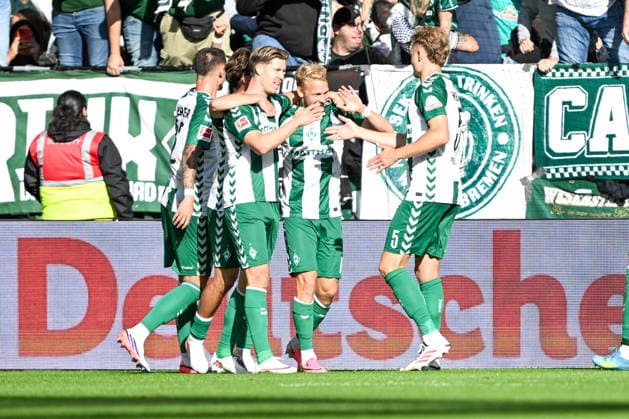 1. Bundesliga: SV Werder Bremen - RB Leipzig am 05.09.2026 im Weserstadion in Bremen Jubel, Torjubel, Torschuetze, Torschütze Marco Grüll Gruell (Bremen) jubelt nach seinem Tor zum 3:0 mit Amos Pieper (Bremen) *** 1 Bundesliga: SV Werder Bremen vs. RB Leipzig on September 5, 2026, at the Weserstadion in Bremen—celebrations, goal celebrations, goal scorers, goal scorer Marco Grüll (Gruell)—Bremen celebrates after his goal to make it 3–0, with Amos Pieper (Bremen) MT