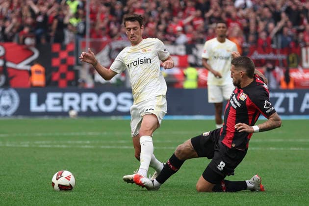 Janik Haberer (1.FC Union Berlin) und Robert Andrich (Bayer 04 Leverkusen) im Zweikampf waehrend des Spiels der 1. Bundesliga zwischen Bayer 04 Leverkusen und 1. FC Union Berlin, BayArena am 05. September 2026 in Leverkusen, Deutschland. (Foto von Oliver Kaelke DeFodi Images) +++ Janik Haberer (1.FC Union Berlin) und Robert Andrich (Bayer 04 Leverkusen) battle for the ball during the Bundesliga match between Bayer 04 Leverkusen and 1. FC Union Berlin at BayArena on September 5, 2026 in Leverkusen, Germany. (Photo by Oliver Kaelke DeFodi Images) DFB DFL REGULATIONS PROHIBIT ANY USE OF PHOTOGRAPHS AS IMAGE SEQUENCES AND OR QUASI-VIDEO. (Photo by Oliver Kaelke DeFodi Images) - *** Janik Haberer of 1 FC Union Berlin and Robert Andrich of Bayer 04 Leverkusen battle for the ball during the Bundesliga match between Bayer 04 Leverkusen and 1 FC Union Berlin at the BayArena on September 5, 2026, in Leverkusen, Germany. Photo by Oliver Kaelke, DeFodi Images. Janik Haberer of 1. FC Union Berlin and Robert Andrich of Bayer 04 Leverkusen battle for the ball during the Bundesliga match between Bayer 04 Leverkusen and 1. FC Union Berlin at BayArena on September 5, 2026 in Leverkusen, Germany. Photo by Oliver Kaelke, DeFodi Images. DFB and DFL regulations prohibit any use of photographs as image sequences and or quasi-video. Photo by Oliver Kaelke, DeFodi Images.