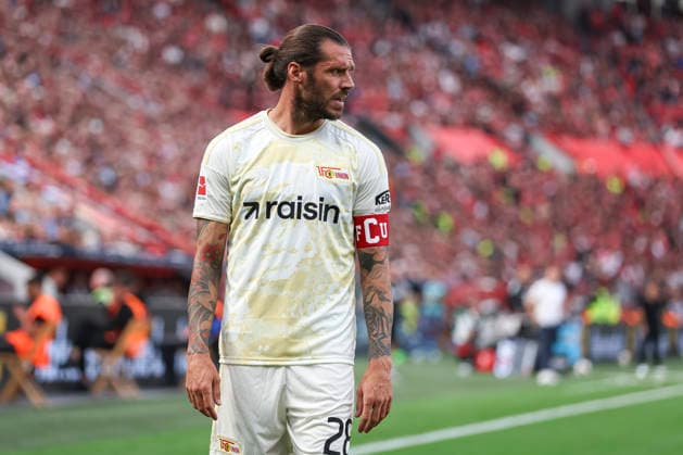 Christopher Trimmel (1.FC Union Berlin) schaut waehrend des Spiels der 1. Bundesliga zwischen Bayer 04 Leverkusen und 1. FC Union Berlin, BayArena am 05. September 2026 in Leverkusen, Deutschland. (Foto von Oliver Kaelke DeFodi Images) +++ Christopher Trimmel (1.FC Union Berlin) looks on during the Bundesliga match between Bayer 04 Leverkusen and 1. FC Union Berlin at BayArena on September 5, 2026 in Leverkusen, Germany. (Photo by Oliver Kaelke DeFodi Images) DFB DFL REGULATIONS PROHIBIT ANY USE OF PHOTOGRAPHS AS IMAGE SEQUENCES AND OR QUASI-VIDEO. (Photo by Oliver Kaelke DeFodi Images) - *** Christopher Trimmel of 1. FC Union Berlin watches during the Bundesliga match between Bayer 04 Leverkusen and 1. FC Union Berlin, BayArena on September 5, 2026, in Leverkusen, Germany Photo by Oliver Kaelke DeFodi Images Christopher Trimmel of 1. FC Union Berlin looks on during the Bundesliga match between Bayer 04 Leverkusen and 1. FC Union Berlin at BayArena on September 5, 2026 in Leverkusen, Germany. Photo by Oliver Kaelke, DeFodi Images. DFB and DFL regulations prohibit any use of photographs as image sequences and or quasi-video. Photo by Oliver Kaelke, DeFodi Images.