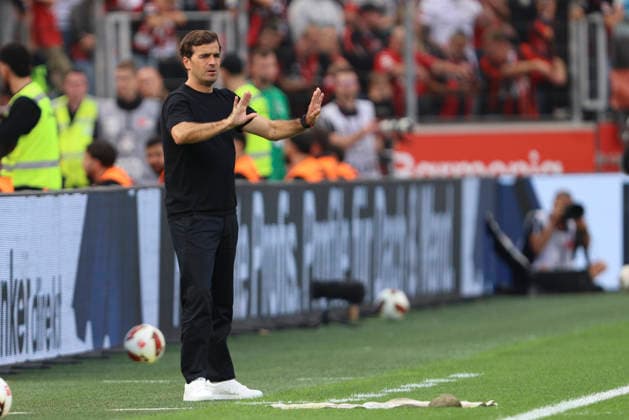 Trainer Carles Martinez (Bayer 04 Leverkusen) gestikuliert, Gestik waehrend des Spiels der 1. Bundesliga zwischen Bayer 04 Leverkusen und 1. FC Union Berlin, BayArena am 05. September 2026 in Leverkusen, Deutschland. (Foto von Oliver Kaelke DeFodi Images) +++ Trainer Carles Martinez (Bayer 04 Leverkusen) gestures during the Bundesliga match between Bayer 04 Leverkusen and 1. FC Union Berlin at BayArena on September 5, 2026 in Leverkusen, Germany. (Photo by Oliver Kaelke DeFodi Images) DFB DFL REGULATIONS PROHIBIT ANY USE OF PHOTOGRAPHS AS IMAGE SEQUENCES AND OR QUASI-VIDEO. (Photo by Oliver Kaelke DeFodi Images) - *** Bayer 04 Leverkusen coach Carles Martinez gestures during the Bundesliga match between Bayer 04 Leverkusen and 1. FC Union Berlin, BayArena on September 5, 2026, in Leverkusen, Germany. Photo by Oliver Kaelke, DeFodi Images. Coach Carles Martinez of Bayer 04 Leverkusen gestures during the Bundesliga match between Bayer 04 Leverkusen and 1. FC Union Berlin at BayArena on September 5, 2026 in Leverkusen, Germany. Photo by Oliver Kaelke, DeFodi Images. DFB and DFL regulations prohibit any use of photographs as image sequences and or quasi-video. Photo by Oliver Kaelke, DeFodi Images.