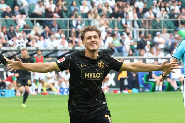 05.09.2026, xrekx, Fussball 1.Bundesliga, Borussia Moenchengladbach - SV Elversberg v.l. Torjubel nach dem Tor zum celebrating the goal celebrate 3:4 durch Maurice Krattenmacher (SV 07 Elversberg) (DFL DFB REGULATIONS PROHIBIT ANY USE OF PHOTOGRAPHS as IMAGE SEQUENCES and or QUASI-VIDEO) Moenchengladbach *** September 5, 2026, xrekx, Soccer, Bundesliga 1, Borussia Mönchengladbach vs. SV Elversberg: Goal celebration after Maurice Krattenmacher s goal for SV 07 Elversberg (3-4). DFL and DFB regulations prohibit any use of photographs as image sequences and or quasi-video. Moenchengladbach