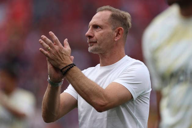 Trainer Mauro Lustrinelli (1.FC Union Berlin) gestikuliert, Gestik waehrend des Spiels der 1. Bundesliga zwischen Bayer 04 Leverkusen und 1. FC Union Berlin, BayArena am 05. September 2026 in Leverkusen, Deutschland. (Foto von Oliver Kaelke DeFodi Images) +++ Trainer Mauro Lustrinelli (1.FC Union Berlin) gestures during the Bundesliga match between Bayer 04 Leverkusen and 1. FC Union Berlin at BayArena on September 5, 2026 in Leverkusen, Germany. (Photo by Oliver Kaelke DeFodi Images) DFB DFL REGULATIONS PROHIBIT ANY USE OF PHOTOGRAPHS AS IMAGE SEQUENCES AND OR QUASI-VIDEO. (Photo by Oliver Kaelke DeFodi Images) - *** Coach Mauro Lustrinelli of 1. FC Union Berlin gestures during the Bundesliga match between Bayer 04 Leverkusen and 1. FC Union Berlin, BayArena on September 5, 2026, in Leverkusen, Germany. Photo by Oliver Kaelke, DeFodi Images. Coach Mauro Lustrinelli of 1. FC Union Berlin gestures during the Bundesliga match between Bayer 04 Leverkusen and 1. FC Union Berlin at BayArena on September 5, 2026 in Leverkusen, Germany. Photo by Oliver Kaelke, DeFodi Images. DFB and DFL regulations prohibit any use of photographs as image sequences and or quasi-video. Photo by Oliver Kaelke, DeFodi Images.