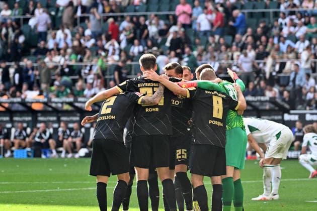 05.09.2026; Moenchengladbach; Fussball, Herren, Saison 2026 2027, Borussia Moenchengladbach vs. SV Elversberg Riesenjubel bei den Elversbergern nach Spielende DFL regulations prohibit any use of photographs as image sequences and or quasi-video. ista-Borussia-Park Nordrhein-Westfalen Deutschland *** September 5, 2026, Mönchengladbach Soccer, Men s, 2026–2027 Season, Borussia Mönchengladbach vs. SV Elversberg Huge celebrations among the Elversberg fans after the final whistle DFL regulations prohibit any use of photographs as image sequences and or quasi-video content at Borussia Park, North Rhine-Westphalia, Germany