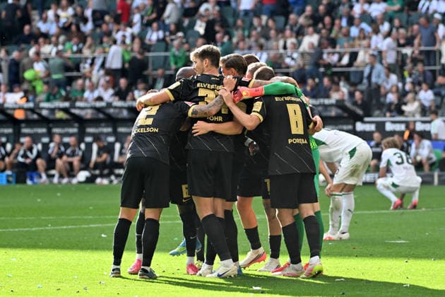 05.09.2026; Moenchengladbach; Fussball, Herren, Saison 2026 2027, Borussia Moenchengladbach vs. SV Elversberg Riesenjubel bei den Elversbergern nach Spielende DFL regulations prohibit any use of photographs as image sequences and or quasi-video. ista-Borussia-Park Nordrhein-Westfalen Deutschland *** September 5, 2026, Mönchengladbach Soccer, Men s, 2026–2027 Season, Borussia Mönchengladbach vs. SV Elversberg Huge celebrations among the Elversberg fans after the final whistle DFL regulations prohibit any use of photographs as image sequences and or quasi-video content at Borussia Park, North Rhine-Westphalia, Germany
