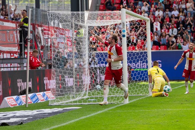 Lucas Hermes (Jahn Regensburg) bejubelt seinen Treffer zum 1:0 Jahn Regensburg vs MSV Duisburg, Fussball, 3. Liga, 4. Spieltag, 05.09.2026 Jahn Regensburg vs MSV Duisburg, Fussball, 3. Liga, 05.09.2026 Regensburg Copyright: xEibner-Pressefotox EP_EER
