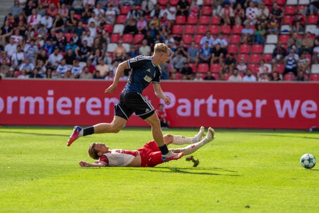 Peter Remmert (MSV Duisburg) mit dem Schuss zum 1:1 Jahn Regensburg vs MSV Duisburg, Fussball, 3. Liga, 4. Spieltag, 05.09.2026 Jahn Regensburg vs MSV Duisburg, Fussball, 3. Liga, 05.09.2026 Regensburg Copyright: xEibner-Pressefotox EP_EER