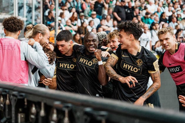 Deutschland: Fußball 1. Bundesliga Männer 2026 - 2027, 2. Spieltag - VfL Borussia Mönchengladbach vs SV Elversberg (ista Borussia Park): Maurice Krattenmacher (SV Elversberg, 7) zum 4 zu 3 - Siegtreffer, Jubel, Tor, Freude, feiern, Spass, Emotionen, Amara CondÃ Amara Conde (SV Elversberg, 6) *** Germany Men s Soccer Bundesliga 1 2026–2027, Matchday 2: VfL Borussia Mönchengladbach vs. SV Elversberg at Borussia Park; Maurice Krattenmacher (SV Elversberg), 7–4–3 winning goal, cheering, goal, joy, celebration, fun, emotions, Amara Condé (SV Elversberg), 6 Copyright: xThiemoxRudolphx