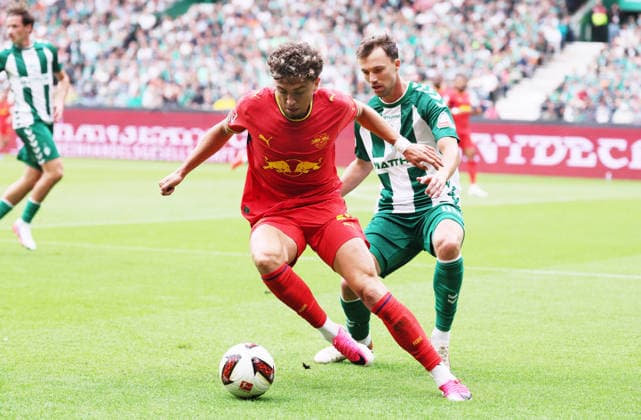 Bremen - RB Leipzig Bundesliga Bremen, 05.09.2026, Weserstadion, Fußball, 1.Bundesliga, 2.Spieltag , SV Werder Bremen vs. RB Leipzig , Im Bild von links: Neil El Aynoui (21, RB Leipzig), Youri Regeer ( 44, Bremen). , Nur zur redaktionellen Nutzung. Only editorial use. , DFL DFB regulations prohibit any use of photographs as image sequences and or quasi-video. , *** Bremen vs. RB Leipzig, Bundesliga, Bremen, September 5, 2026, Weserstadion, Soccer, 1st Bundesliga, Matchday 2, SV Werder Bremen vs. RB Leipzig, Pictured from left: Neil El Aynoui (21), RB Leipzig, Youri Regeer (44), Bremen, For editorial use only, DFL and DFB regulations prohibit any use of photographs as image sequences and or quasi-video,