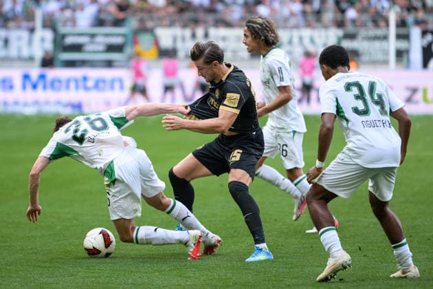 Fußball, 1. Bundesliga, 20260905, Borussia Mönchengladbach - SV Elversberg. Im Bild v.l. Lukas ULLRICH (Gladbach, 26), Lukas PETKOV (Elversberg, 25). Mönchengladbach Ista-Borussia-Park Nordrhein-Westfalen Deutschland *** Soccer, Bundesliga 1, 20260905, Borussia Mönchengladbach vs. SV Elversberg. Pictured, from left: Lukas ULLRICH (Gladbach, 26) and Lukas PETKOV (Elversberg, 25). Mönchengladbach, Borussia Park, North Rhine-Westphalia, Germany Copyright: Passion2Press MarkusxFischerx