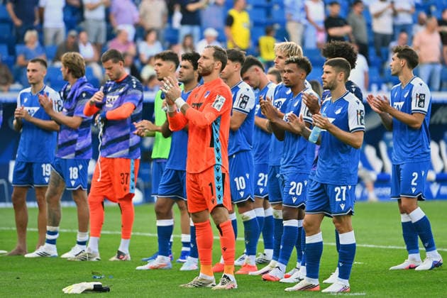 Spieler Hoffenheim nach Spielende, Enttaeuschung,Frust,enttaeuscht, frustriert,niedergeschlagen, Teamfoto,Team,Mannschaft,Mannschaftsfoto, Oliver BAUMANN,Torwart (1899 Hoffenheim). Fussball 1. Bundesliga Saison 2026 2027, 2.Spieltag, Spieltag02,, TSG 1899 Hoffenheim - Borussia Dortmund am 05.09.2026 , SNP ARENA *** Hoffenheim players after the game, disappointment, frustration, disappointed, frustrated, dejected, team photo, team, squad, team photo, Oliver BAUMANN, goalkeeper for 1899 Hoffenheim, Bundesliga Season 2026–2027, Matchday 2, Matchday 02, TSG 1899 Hoffenheim vs. Borussia Dortmund on September 5, 2026, SNP ARENA