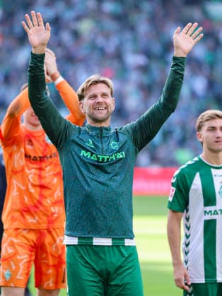 Niclas Fuellkrug (Werder Bremen) jubelt waehrend des Spiels der 1. Bundesliga zwischen SV Werder Bremen und RB Leipzig, Weserstadion am 05. September 2026 in Bremen, Deutschland. (Foto von Marco Steinbrenner DeFodi Images) +++ Niclas Fuellkrug (Werder Bremen) cheers during the Bundesliga match between SV Werder Bremen and RB Leipzig at Weserstadion on September 5, 2026 in Bremen, Germany. (Photo by Marco Steinbrenner DeFodi Images) DFB DFL REGULATIONS PROHIBIT ANY USE OF PHOTOGRAPHS AS IMAGE SEQUENCES AND OR QUASI-VIDEO. (Photo by Marco Steinbrenner DeFodi Images) - *** Niclas Fuellkrug of Werder Bremen celebrates during the Bundesliga match between SV Werder Bremen and RB Leipzig at Weserstadion on September 5, 2026, in Bremen, Germany. Photo by Marco Steinbrenner, DeFodi Images. Niclas Fuellkrug of Werder Bremen cheers during the Bundesliga match between SV Werder Bremen and RB Leipzig at Weserstadion on September 5, 2026 in Bremen, Germany. Photo by Marco Steinbrenner, DeFodi Images. DFB and DFL regulations prohibit any use of photographs as image sequences and or quasi-video. Photo by Marco Steinbrenner, DeFodi Images.