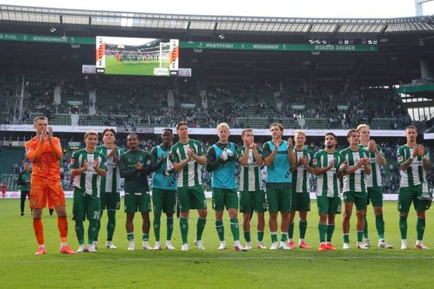 05.09.26, GER, Fussball, 1.FBL Männer, 2. Spieltag, Saison2026 2027, SV Werder Bremen vs. RB Leipzig Spielende Endstand 3:1. Dank an die Fans nach dem Spiel SV Werder Bremen Bremen Weserstadion Bremen Germany *** September 26, 2026, Germany, Soccer, 1st Men s Bundesliga, Matchday 2, 2026–2027 Season, SV Werder Bremen vs. RB Leipzig; Final Score: 3–1; Thanks to the fans after the game; SV Werder Bremen, Weserstadion, Bremen, Germany Copyright: xnordphotoxGmbHx xTauchnitzx