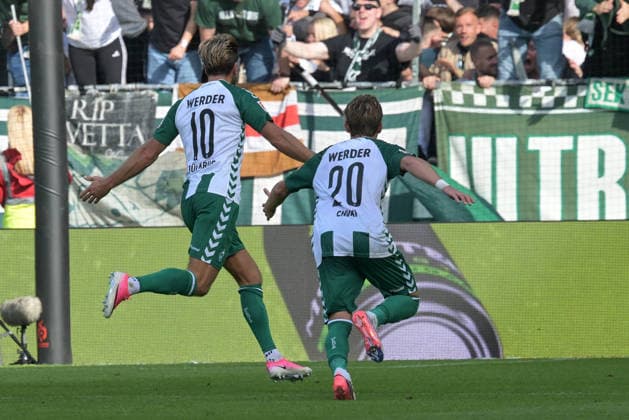 Niklas Fuellkrug (SV Werder Bremen 10) erzielt das 2:0 , SV Werder Bremen - RB Leipzig, Fussball, Bundesliga, DFL, 05.9.2026 DFB regulations prohibit any use of photographs as image sequences and or quasi-video Bremen Bremen Deutschland *** Niklas Fuellkrug of SV Werder Bremen scores the 2-0 goal against RB Leipzig; soccer, Bundesliga, DFL, May 9, 2026. DFB regulations prohibit any use of photographs as image sequences and or quasi-video. Bremen, Germany Copyright: xkolbert-press BurghardxSchreyerx