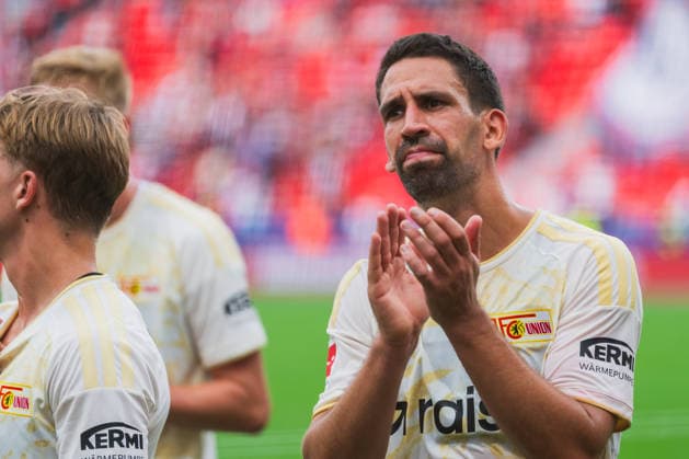 Rani Khedira (1.FC Union Berlin, 08) klatscht zu den Fans Bayer 04 Leverkusen vs. 1.FC Union Berlin, Fussball, 1.Bundesliga, 2.Spieltag, Saison 2026 27, 05.09.2026, DFL REGULATIONS PROHIBIT ANY USE OF PHOTOGRAPHS AS IMAGE SEQUENCES AND OR QUASI-VIDEO, Bayer 04 Leverkusen vs. 1.FC Union Berlin, Fussball, 1.Bundesliga, 2.Spieltag, Saison 2026 27, 05.09.2026 Leverkusen *** Rani Khedira of 1. FC Union Berlin, 08, high-fives the fans; Bayer 04 Leverkusen vs. 1. FC Union Berlin, Soccer, Bundesliga 1, Matchday 2, 2026–27 Season, May 9, 2026, DFL regulations prohibit any use of photographs as image sequences and or quasi-video, Bayer 04 Leverkusen vs. 1. FC Union Berlin, soccer, Bundesliga 1, Matchday 2, 2026–27 season, May 9, 2026, Leverkusen Copyright: xEibner-Pressefoto LukasxBaldygax EP_LBA