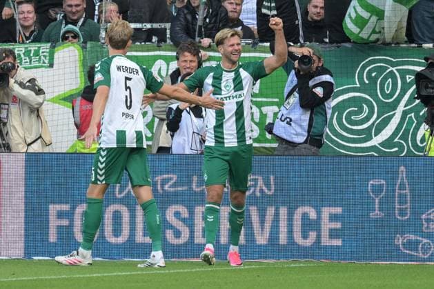 Torjubel nach seinem 2:0 bei Niklas Fuellkrug (SV Werder Bremen 10), SV Werder Bremen - RB Leipzig, Fussball, Bundesliga, DFL, 05.9.2026 DFB regulations prohibit any use of photographs as image sequences and or quasi-video Bremen Bremen Deutschland *** Goal celebration after Niklas Füllkrug s 2-0 goal; SV Werder Bremen 10, SV Werder Bremen vs. RB Leipzig; soccer; Bundesliga; DFL; September 5, 2026. DFB regulations prohibit any use of photographs as image sequences and or quasi-video. Bremen, Bremen, Germany Copyright: xkolbert-press BurghardxSchreyerx
