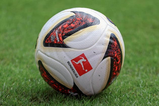 Der Spielball liegt auf dem Spielfeld, Rasen, Bundesliga, Adidas Torfabrik, Symbolfoto, Symbol, Symbolbild Fussball, Fußball, Ball, offizieller Spielball, 05.09.2026, Bremen (Deutschland), Fussball, Bundesliga, SV Werder Bremen - RB Leipzig *** The match ball lies on the field, grass, Bundesliga, Adidas Goal Factory, stock photo, symbol, symbolic image of soccer, soccer, ball, official match ball, September 5, 2026, Bremen, Germany, soccer, Bundesliga, SV Werder Bremen, RB Leipzig xobx