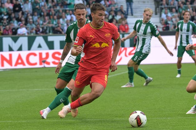 v. li. im Zweikampf Marco Friedl (SV Werder Bremen 32) mit Conrad Harder (RB Leipzig 9), SV Werder Bremen - RB Leipzig, Fussball, Bundesliga, DFL, 05.9.2026 DFB regulations prohibit any use of photographs as image sequences and or quasi-video Bremen Bremen Deutschland *** From left: Marco Friedl (SV Werder Bremen, 32) in a one-on-one battle with Conrad Harder (RB Leipzig, 9), SV Werder Bremen vs. RB Leipzig, soccer, Bundesliga, DFL, September 5, 2026. DFB regulations prohibit any use of photographs as image sequences and or quasi-video. Bremen, Germany Copyright: xkolbert-press BurghardxSchreyerx