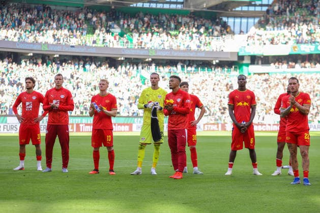 05.09.2026, xtgx, Fussball - 1.Bundesliga SV Werder Bremen - RB Leipzig v.l. Leipzig enttaeuscht, schaut enttaeuscht, niedergeschlagen, disappointed (DFL DFB REGULATIONS PROHIBIT ANY USE OF PHOTOGRAPHS as IMAGE SEQUENCES and or QUASI-VIDEO) Bremen *** September 5, 2026, xtgx, Soccer, Bundesliga 1, SV Werder Bremen vs. RB Leipzig; RB Leipzig is disappointed, looks disappointed, dejected; disappointed. DFL and DFB regulations prohibit any use of photographs as image sequences and or quasi-video. Bremen