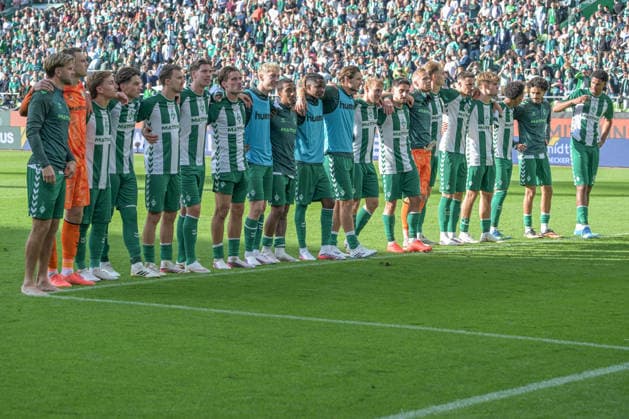 Die Siegermannschaft des SV Werder Bremen , SV Werder Bremen - RB Leipzig, Fussball, Bundesliga, DFL, 05.9.2026 DFB regulations prohibit any use of photographs as image sequences and or quasi-video Bremen Bremen Deutschland *** The winning team of SV Werder Bremen, SV Werder Bremen vs. RB Leipzig, soccer, Bundesliga, DFL, September 5, 2026. DFB regulations prohibit any use of photographs as image sequences and or quasi-video. Bremen, Bremen, Germany Copyright: xkolbert-press BurghardxSchreyerx