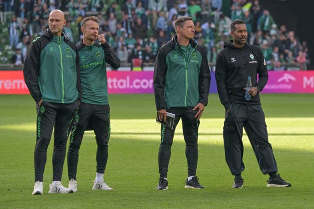 Auch das Trainerteam war zufrieden, rechts Cheftrainer Daniel Thioune (SV Werder Bremen), SV Werder Bremen - RB Leipzig, Fussball, Bundesliga, DFL, 05.9.2026 DFB regulations prohibit any use of photographs as image sequences and or quasi-video Bremen Bremen Deutschland *** The coaching staff was also satisfied; on the right is head coach Daniel Thioune, SV Werder Bremen, SV Werder Bremen, RB Leipzig, soccer, Bundesliga, DFL, September 5, 2026. DFB regulations prohibit any use of photographs as image sequences and or quasi-video. Bremen, Germany Copyright: xkolbert-press BurghardxSchreyerx