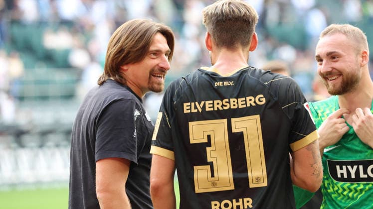 05.09.2026, xrekx, Fussball 1.Bundesliga, Borussia Moenchengladbach - SV Elversberg v.l. Vincent Wagner Trainer (SV 07 Elversberg)Maximilian Rohr (SV 07 Elversberg) Nicolas Kristof (SV 07 Elversberg) Mannschaft, Spieler, jubeln nach Spielende, Team, Player, celebrate at the end of the match (DFL DFB REGULATIONS PROHIBIT ANY USE OF PHOTOGRAPHS as IMAGE SEQUENCES and or QUASI-VIDEO) Moenchengladbach *** September 5, 2026, xrekx, Soccer, Bundesliga 1, Borussia Mönchengladbach vs. SV Elversberg, Vincent Wagner, Coach of SV 07 Elversberg, Maximilian Rohr, SV 07 Elversberg, Nicolas Kristof, SV 07 Elversberg, Team, Players, celebrating after the game, Team, players, celebrating at the end of the match. DFL and DFB regulations prohibit any use of photographs as image sequences and or quasi-video. Mönchengladbach