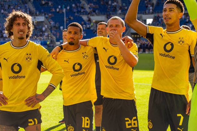 05.09.26 TSG Hoffenheim - Borussia Dortmund Deutschland, Sinsheim, 05.09.2026, Fussball, Bundesliga, Saison 2026 2027, TSG Hoffenheim - Borussia Dortmund: v.l. Ethan Nwaneri, Julian Ryerson (beide Borussia Dortmund); Schlussjubel, Sieg 2:3. *** 05 09 26 TSG Hoffenheim vs. Borussia Dortmund, Germany, Sinsheim, 05 09 2026, Soccer, Bundesliga, 2026–2027 Season, TSG Hoffenheim vs. Borussia Dortmund: Ethan Nwaneri (left) and Julian Ryerson, both of Borussia Dortmund, celebrate at the end of the game; 2–3 victory