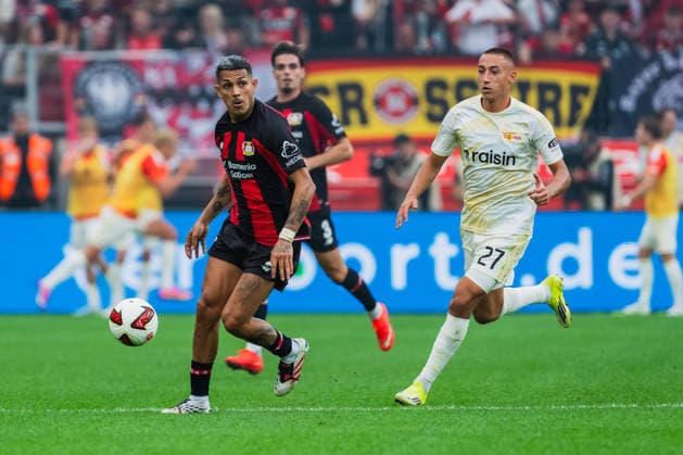 Facundo Medina (Bayer 04 Leverkusen, 02) wird angelaufen von Marin Ljubicic (1.FC Union Berlin, 27) Bayer 04 Leverkusen vs. 1.FC Union Berlin, Fussball, 1.Bundesliga, 2.Spieltag, Saison 2026 27, 05.09.2026, DFL REGULATIONS PROHIBIT ANY USE OF PHOTOGRAPHS AS IMAGE SEQUENCES AND OR QUASI-VIDEO, Bayer 04 Leverkusen vs. 1.FC Union Berlin, Fussball, 1.Bundesliga, 2.Spieltag, Saison 2026 27, 05.09.2026 Leverkusen *** Facundo Medina (Bayer 04 Leverkusen, No. 02) is tackled by Marin Ljubicic (1. FC Union Berlin, No. 27). Bayer 04 Leverkusen vs. 1. FC Union Berlin, Soccer, Bundesliga 1, Matchday 2, 2026–27 season, September 5, 2026, DFL regulations prohibit any use of photographs as image sequences and or quasi-video, Bayer 04 Leverkusen vs. 1. FC Union Berlin, soccer, Bundesliga 1, Matchday 2, 2026–27 season, September 5, 2026, Leverkusen Copyright: xEibner-Pressefoto LukasxBaldygax EP_LBA