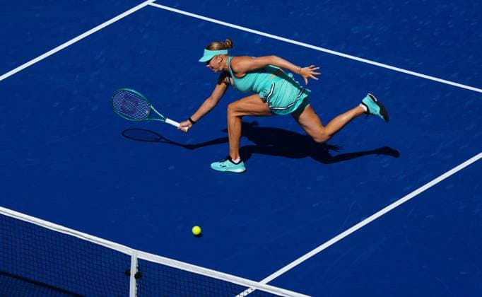 Sport Bilder des Tages Amanda Anisimova fails to succeed with a volley at the net 2026 US Open, Day Seven, USTA Billie Jean King National Tennis Center, New York, USA - 05 Sep 2026New York USTA Billie Jean King National T New York (NY) United States of America EDITORIAL USE ONLY No use with unauthorised audio, video, data, fixture lists, club league logos or live services. Online in-match use limited to 120 images, no video emulation. No use in betting, games or single club league player publications. Copyright: xJavierxGarcia Shutterstockx 17134332b