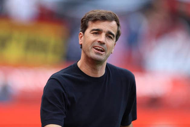 Trainer Carles Martinez (Bayer 04 Leverkusen) gestikuliert, Gestik waehrend des Spiels der 1. Bundesliga zwischen Bayer 04 Leverkusen und 1. FC Union Berlin, BayArena am 05. September 2026 in Leverkusen, Deutschland. (Foto von Oliver Kaelke DeFodi Images) +++ Trainer Carles Martinez (Bayer 04 Leverkusen) gestures during the Bundesliga match between Bayer 04 Leverkusen and 1. FC Union Berlin at BayArena on September 5, 2026 in Leverkusen, Germany. (Photo by Oliver Kaelke DeFodi Images) DFB DFL REGULATIONS PROHIBIT ANY USE OF PHOTOGRAPHS AS IMAGE SEQUENCES AND OR QUASI-VIDEO. (Photo by Oliver Kaelke DeFodi Images) - *** Bayer 04 Leverkusen coach Carles Martinez gestures during the Bundesliga match between Bayer 04 Leverkusen and 1. FC Union Berlin, BayArena on September 5, 2026, in Leverkusen, Germany. Photo by Oliver Kaelke, DeFodi Images. Coach Carles Martinez of Bayer 04 Leverkusen gestures during the Bundesliga match between Bayer 04 Leverkusen and 1 FC Union Berlin at BayArena on September 5, 2026 in Leverkusen, Germany. Photo by Oliver Kaelke, DeFodi Images. DFB and DFL regulations prohibit any use of photographs as image sequences and or quasi-video. Photo by Oliver Kaelke, DeFodi Images.
