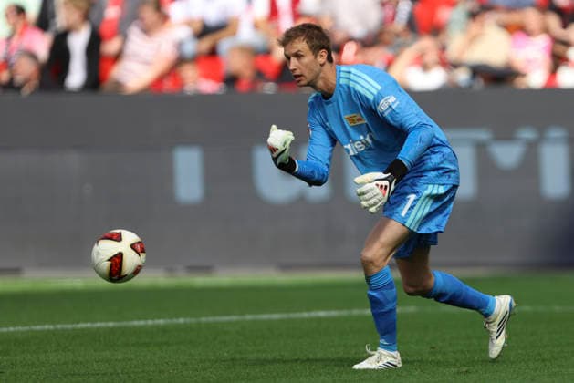 Torwart Frederik Roennow (1.FC Union Berlin) gestikuliert, Gestik waehrend des Spiels der 1. Bundesliga zwischen Bayer 04 Leverkusen und 1. FC Union Berlin, BayArena am 05. September 2026 in Leverkusen, Deutschland. (Foto von Oliver Kaelke DeFodi Images) +++ Torwart Frederik Roennow (1.FC Union Berlin) gestures during the Bundesliga match between Bayer 04 Leverkusen and 1. FC Union Berlin at BayArena on September 5, 2026 in Leverkusen, Germany. (Photo by Oliver Kaelke DeFodi Images) DFB DFL REGULATIONS PROHIBIT ANY USE OF PHOTOGRAPHS AS IMAGE SEQUENCES AND OR QUASI-VIDEO. (Photo by Oliver Kaelke DeFodi Images) - *** Goalkeeper Frederik Roennow of 1. FC Union Berlin gestures during the Bundesliga match between Bayer 04 Leverkusen and 1. FC Union Berlin, BayArena on September 5, 2026, in Leverkusen, Germany. Photo by Oliver Kaelke, DeFodi Images. Goalkeeper Frederik Roennow of 1. FC Union Berlin gestures during the Bundesliga match between Bayer 04 Leverkusen and 1. FC Union Berlin at BayArena on September 5, 2026 in Leverkusen, Germany. Photo by Oliver Kaelke, DeFodi Images. DFB and DFL regulations prohibit any use of photographs as image sequences and or quasi-video. Photo by Oliver Kaelke, DeFodi Images.