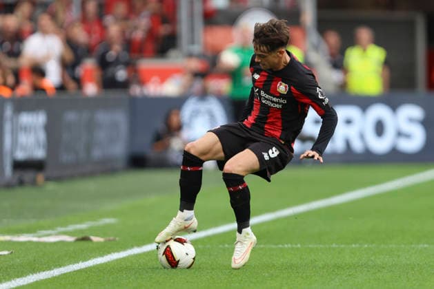 Afonso Moreira (Bayer 04 Leverkusen) in Aktion, am Ball, Einzelaktion waehrend des Spiels der 1. Bundesliga zwischen Bayer 04 Leverkusen und 1. FC Union Berlin, BayArena am 05. September 2026 in Leverkusen, Deutschland. (Foto von Oliver Kaelke DeFodi Images) +++ Afonso Moreira (Bayer 04 Leverkusen) controls the ball during the Bundesliga match between Bayer 04 Leverkusen and 1. FC Union Berlin at BayArena on September 5, 2026 in Leverkusen, Germany. (Photo by Oliver Kaelke DeFodi Images) DFB DFL REGULATIONS PROHIBIT ANY USE OF PHOTOGRAPHS AS IMAGE SEQUENCES AND OR QUASI-VIDEO. (Photo by Oliver Kaelke DeFodi Images) - *** Afonso Moreira of Bayer 04 Leverkusen in action, on the ball, making a solo run during the Bundesliga match between Bayer 04 Leverkusen and 1. FC Union Berlin, BayArena on September 5, 2026, in Leverkusen, Germany. Photo by Oliver Kaelke, DeFodi Images. Afonso Moreira of Bayer 04 Leverkusen controls the ball during the Bundesliga match between Bayer 04 Leverkusen and 1. FC Union Berlin at BayArena on September 5, 2026 in Leverkusen, Germany. Photo by Oliver Kaelke, DeFodi Images. DFB and DFL regulations prohibit any use of photographs as image sequences and or quasi-video. Photo by Oliver Kaelke, DeFodi Images.