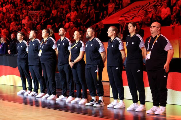 05.09.2026, GER, Basketball, Frauen , Basketball-WM, 2026, 1. Spieltag, Deutschland vs. Japan Trainerbank , Head Coach Olaf Lange ( Deutschland ) Berlin Max-Schmeling-Halle Berlin Deutschland Copyright: xNordphotox xEnglerx