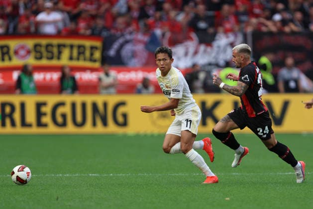 Woo-yeong Jeong (1.FC Union Berlin) und Aleix Garcia (Bayer 04 Leverkusen) im Zweikampf waehrend des Spiels der 1. Bundesliga zwischen Bayer 04 Leverkusen und 1. FC Union Berlin, BayArena am 05. September 2026 in Leverkusen, Deutschland. (Foto von Oliver Kaelke DeFodi Images) +++ Woo-yeong Jeong (1.FC Union Berlin) und Aleix Garcia (Bayer 04 Leverkusen) battle for the ball during the Bundesliga match between Bayer 04 Leverkusen and 1. FC Union Berlin at BayArena on September 5, 2026 in Leverkusen, Germany. (Photo by Oliver Kaelke DeFodi Images) DFB DFL REGULATIONS PROHIBIT ANY USE OF PHOTOGRAPHS AS IMAGE SEQUENCES AND OR QUASI-VIDEO. (Photo by Oliver Kaelke DeFodi Images) - *** Woo Yeong Jeong of 1. FC Union Berlin and Aleix Garcia of Bayer 04 Leverkusen battle for the ball during the Bundesliga match between Bayer 04 Leverkusen and 1. FC Union Berlin at BayArena on September 5, 2026, in Leverkusen, Germany. Photo by Oliver Kaelke, DeFodi Images. Woo Yeong Jeong of 1. FC Union Berlin and Aleix Garcia of Bayer 04 Leverkusen battle for the ball during the Bundesliga match between Bayer 04 Leverkusen and 1. FC Union Berlin at BayArena on September 5, 2026 in Leverkusen, Germany Photo by Oliver Kaelke DeFodi Images DFB and DFL regulations prohibit any use of photographs as image sequences and or quasi-video Photo by Oliver Kaelke DeFodi Images